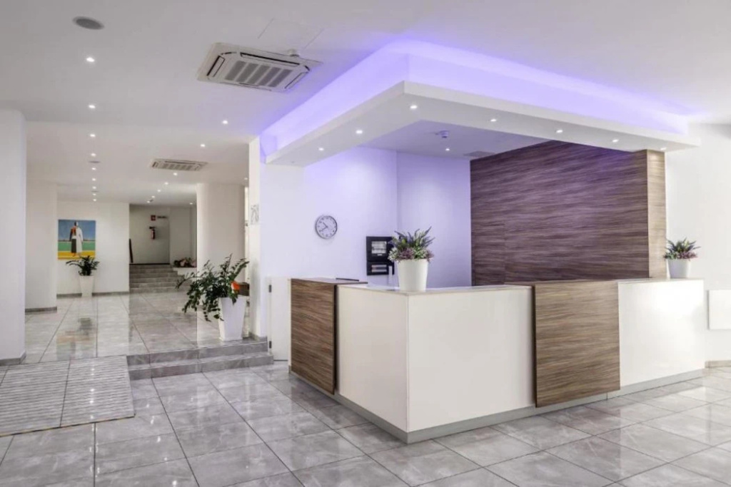 Lobby & Reception
