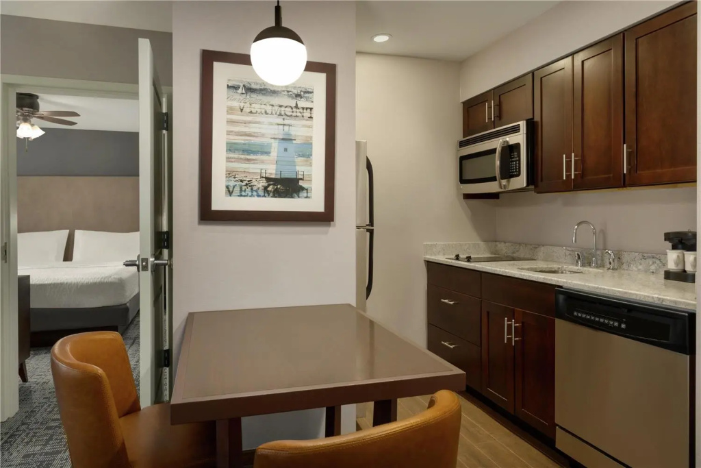 Homewood Suites by Hilton Burlington - Chambres