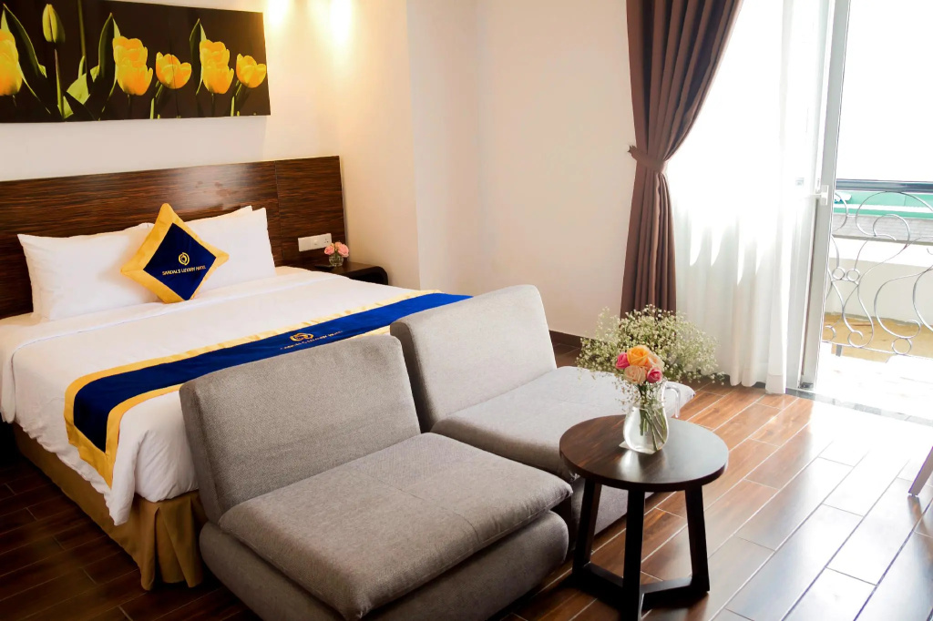 Standard Double room with balcony (full double bed)