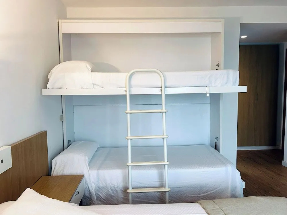 Deluxe Quadruple room