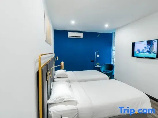 Standard Double room with partial view (twin beds)
