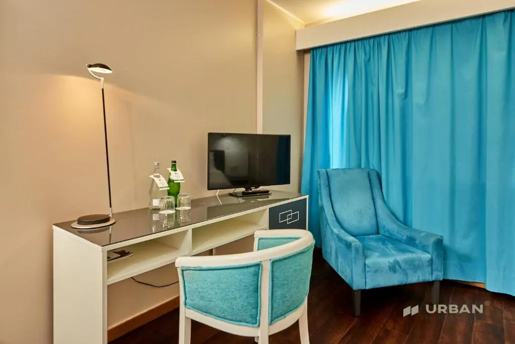 Urban Hotel Amadeos - Chambres