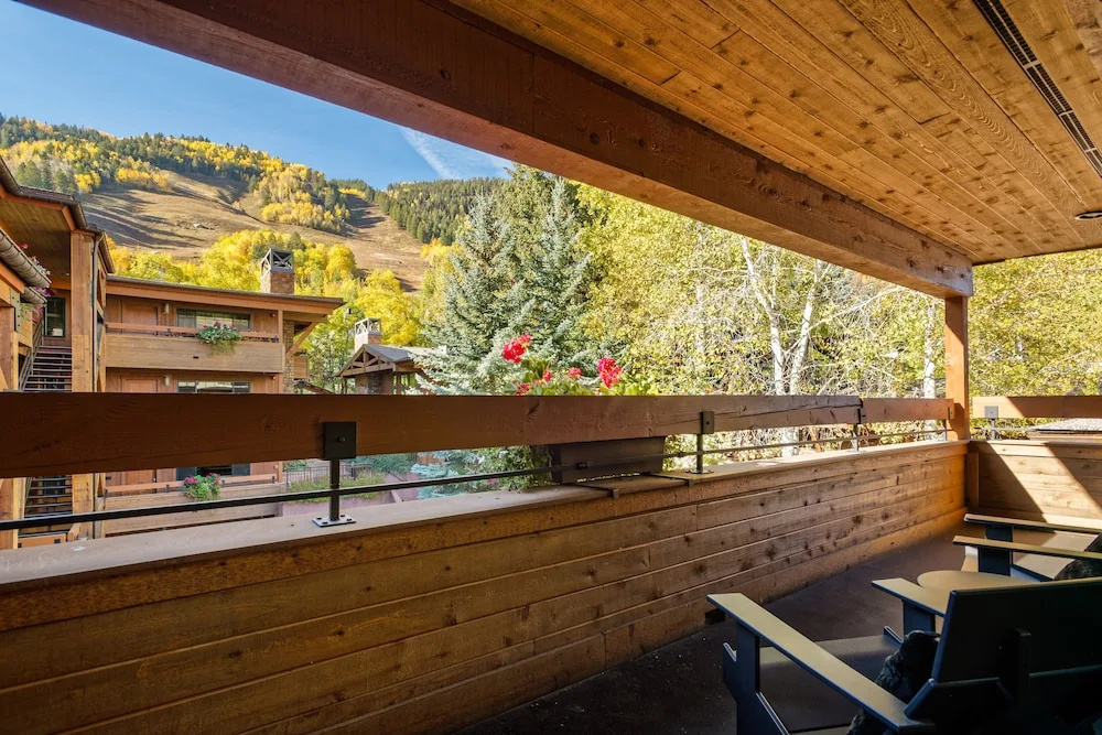 Fasching Haus by Frias Properties