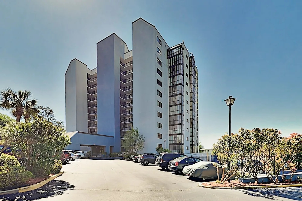 All-suite Sea Mark Getaway - Pool & Inlet Views 3 Bedroom Condo