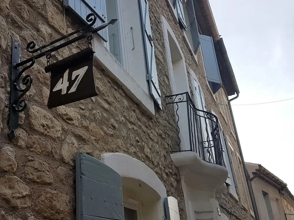 Le 47 Rue Du Puits