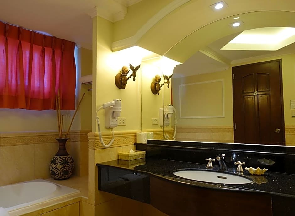 Люкс Royal в Henann Regency Resort & Spa
