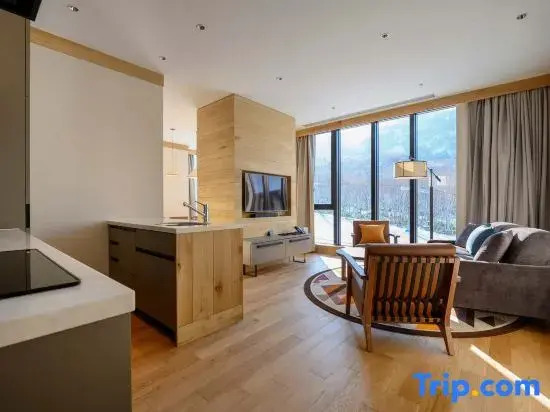 Yu Kiroro, Ski-In Ski-Out Luxury Residences