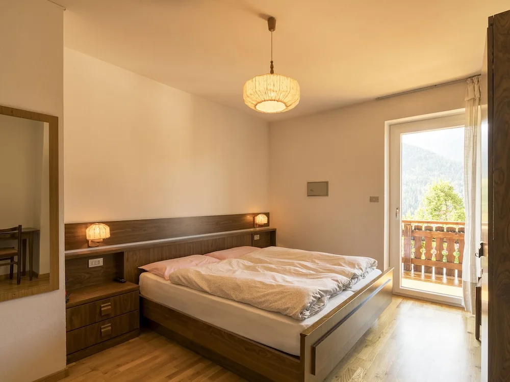 Standard Double room with balcony (full double bed)