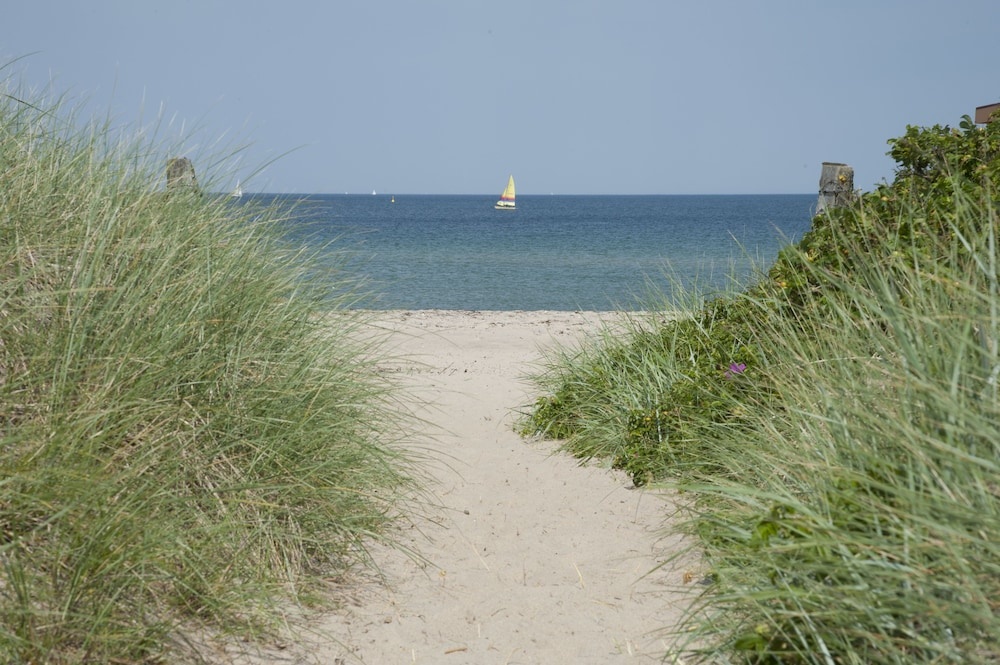 Beach & Waterfront