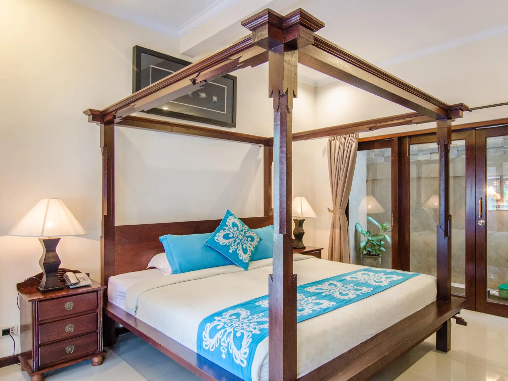 Heliconia Villa — фото