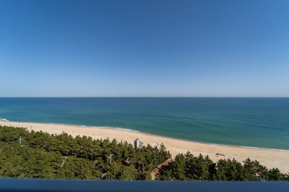 Deluxe Family room with ocean view