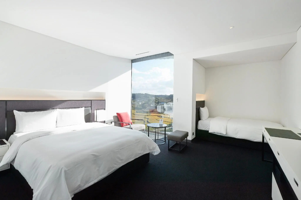 Deluxe Double room with mountain view (twin beds)