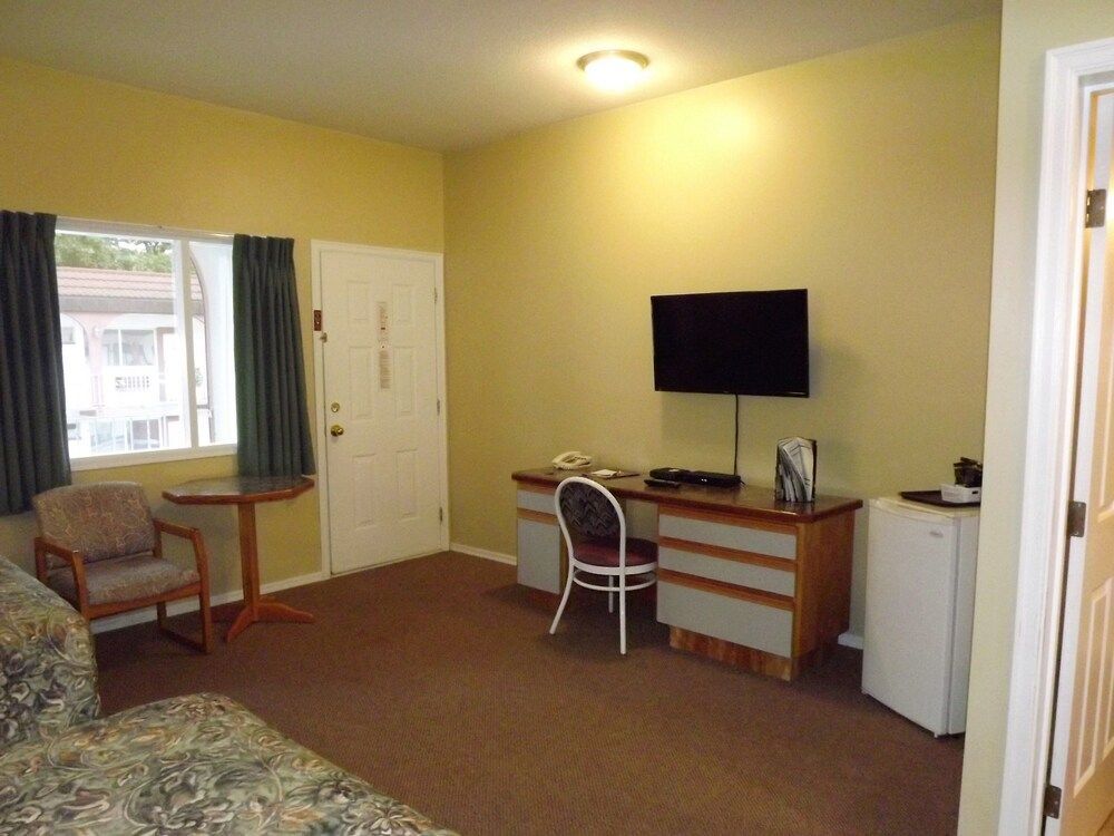 gallery_image_hidden_4