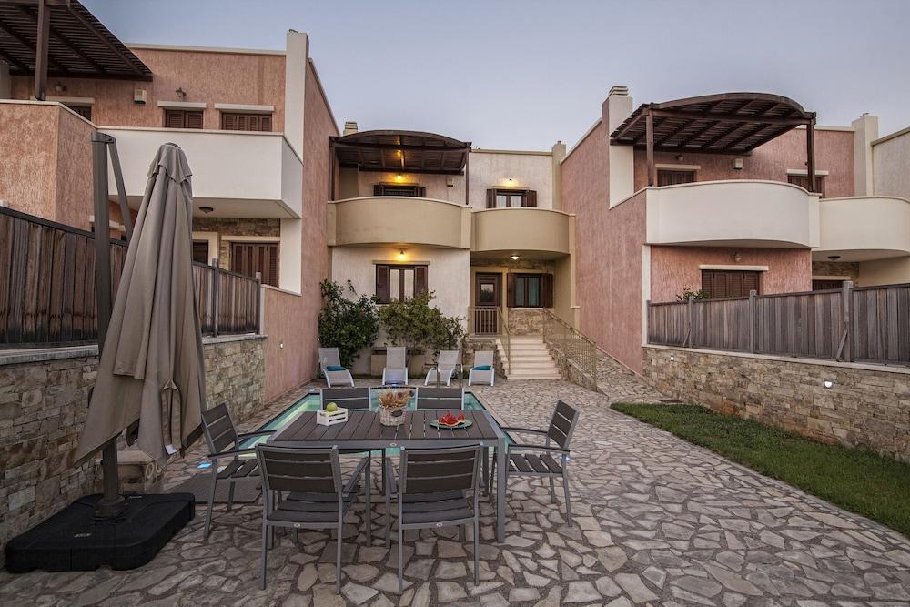 Pearls of Crete - Holiday Residences 4 *