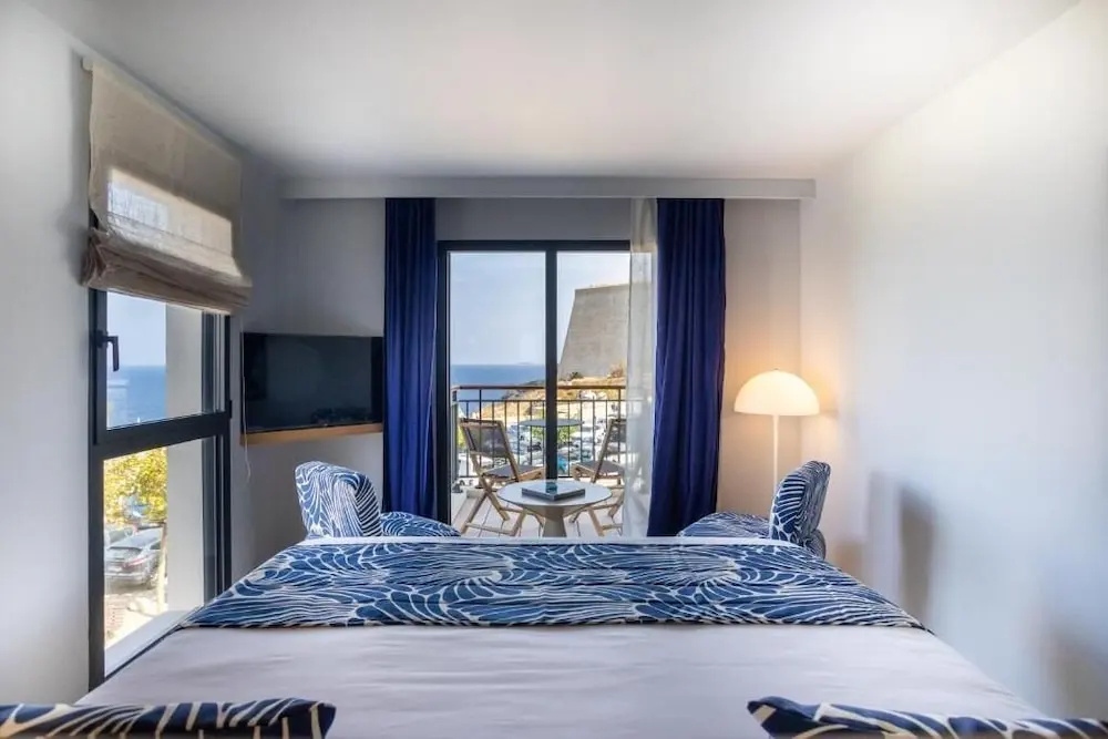 Deluxe Double room with sea view (twin beds)