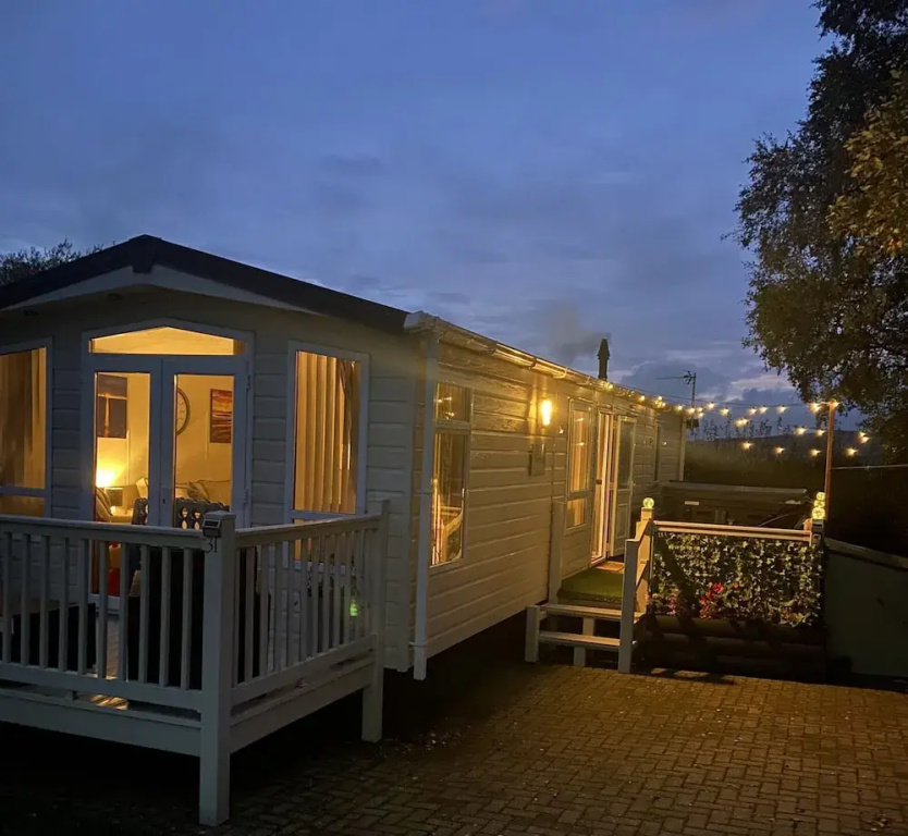 Luxury Rural Hottub Lodge in Northumberland
