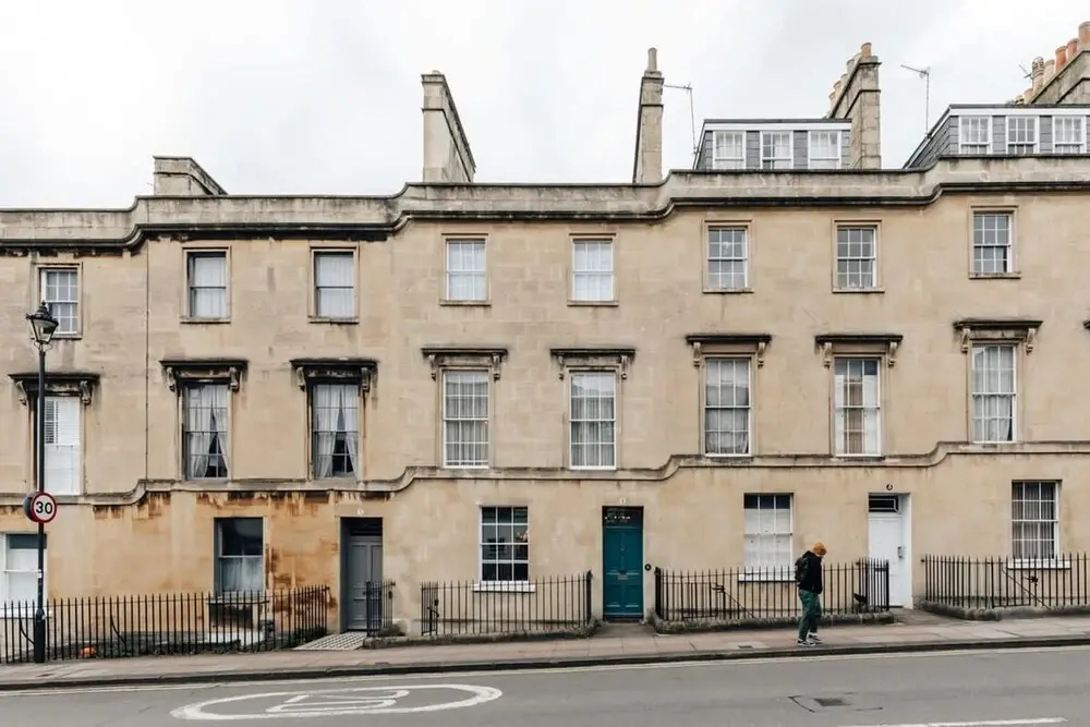 Central Townhouse With Garden Free Parking