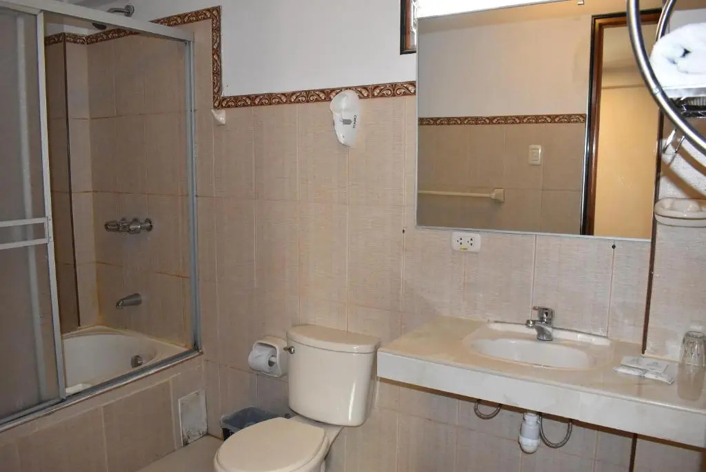 Colonial Plaza Hotel - Chambres