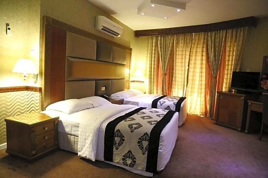 Dubai Palm Hotel