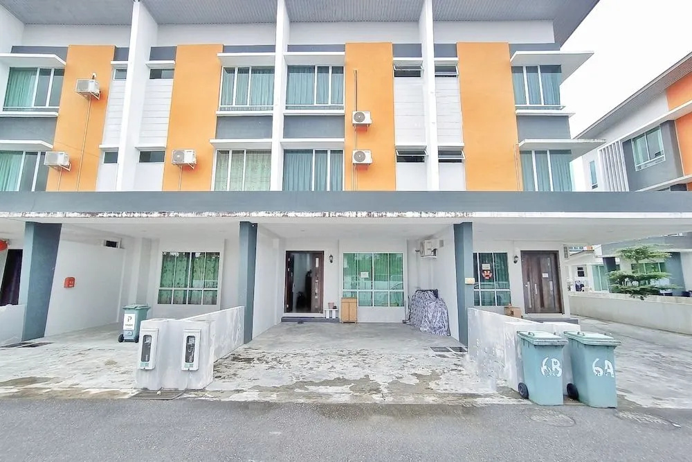 OYO 90186 Tiong's Homestay - Gated Comm