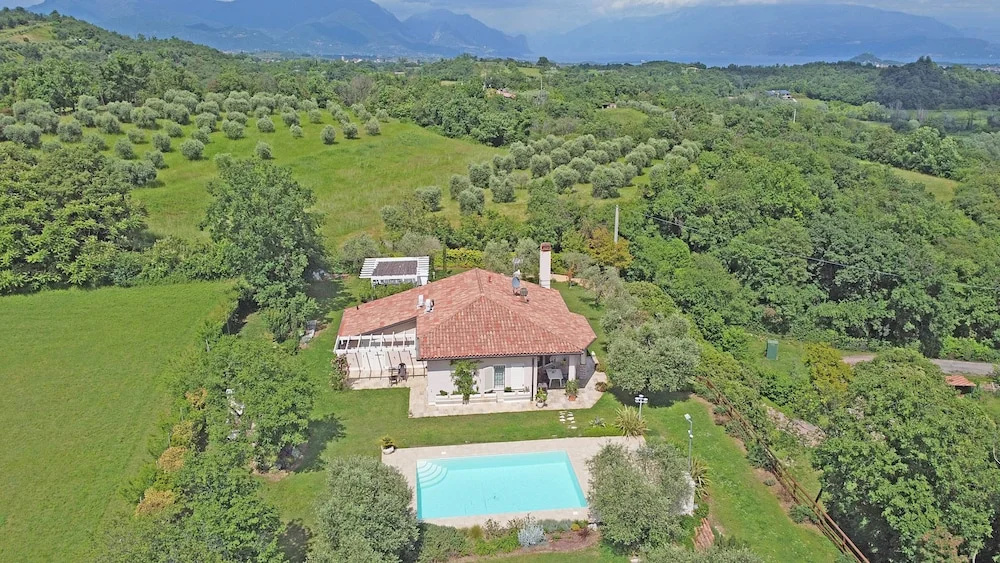 Villa Daniela con Piscina Vista Lago by Wonderful Italy