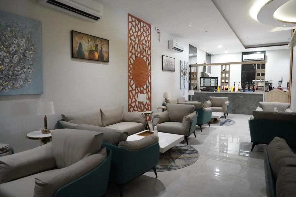Leopard Hotel — 2