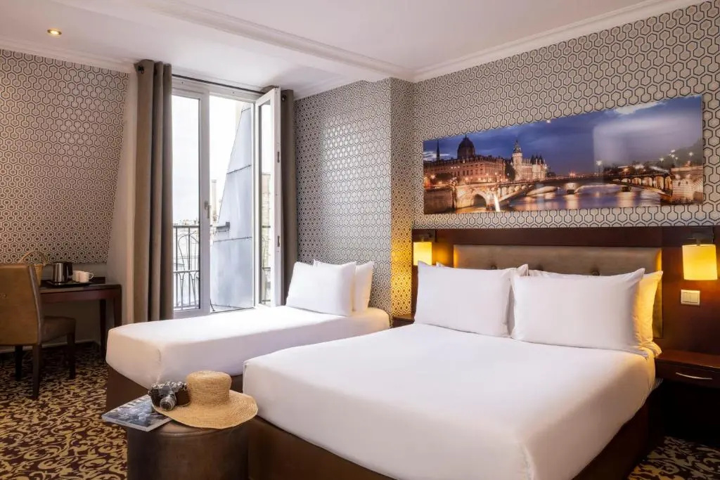Standard Triple room