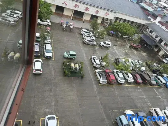 Yingjiang Kangling Hotel