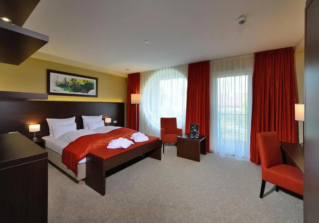 Standard Double room with balcony (full double bed)
