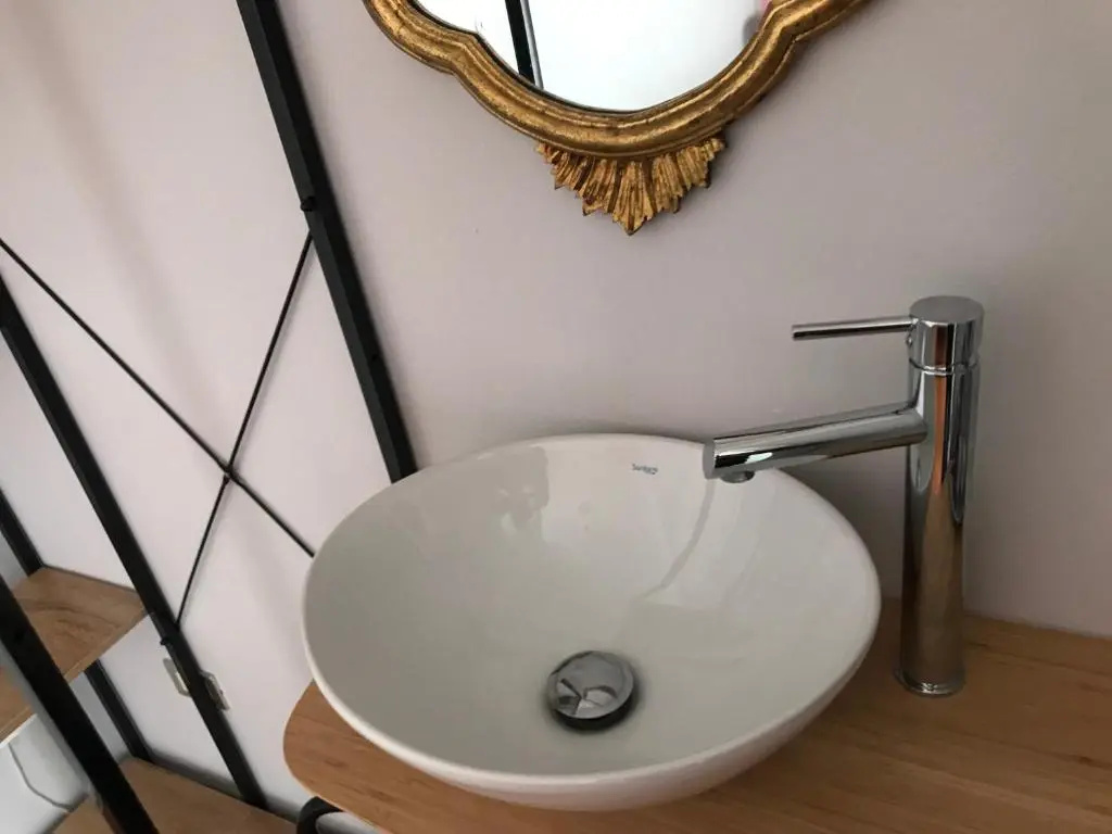 Standard Double room with balcony (full double bed)