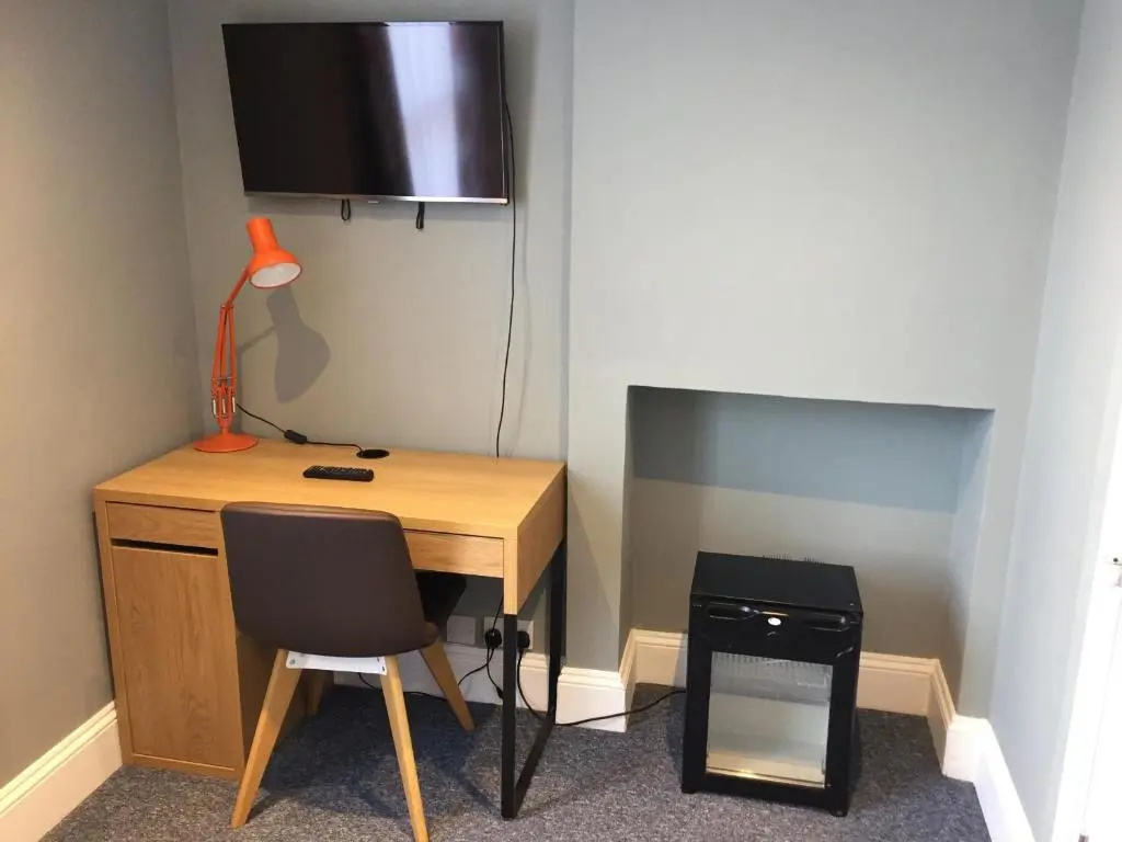 Deluxe Double room (full double bed)