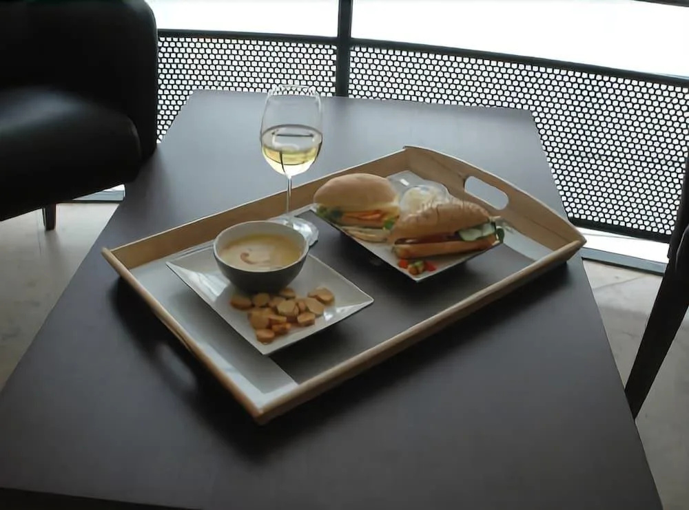 Hotel South Charleroi Airport - фото 12
