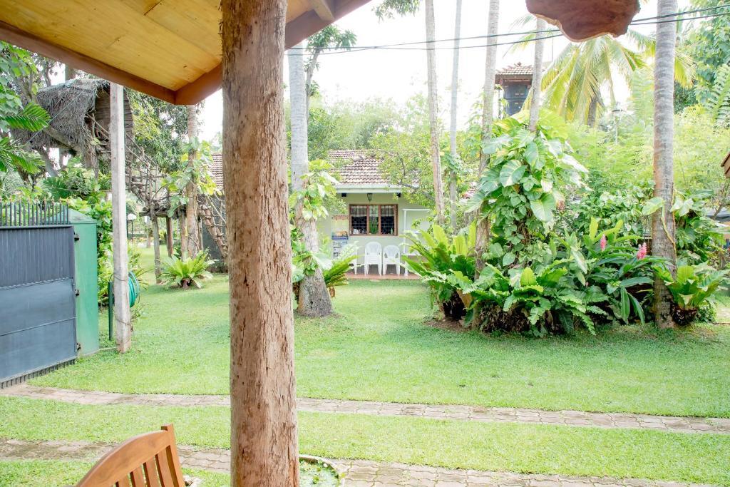 Villa Shade