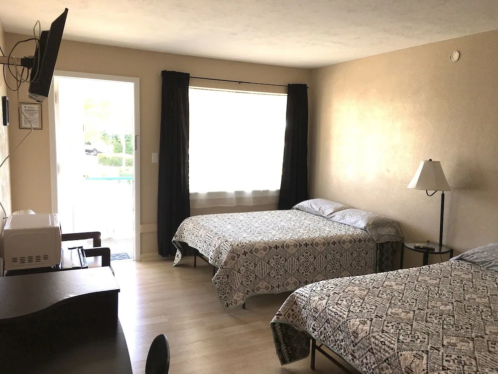 Classic Quadruple room with ocean view