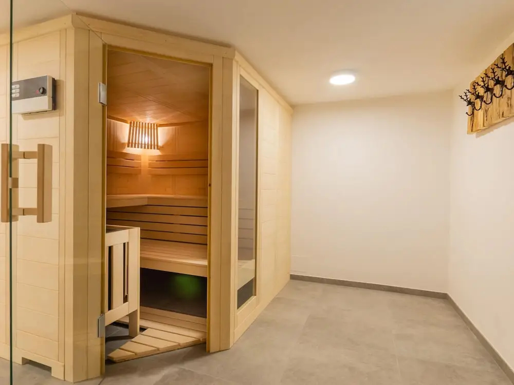Chalet In Neukirchen Am Grossvenediger With Sauna