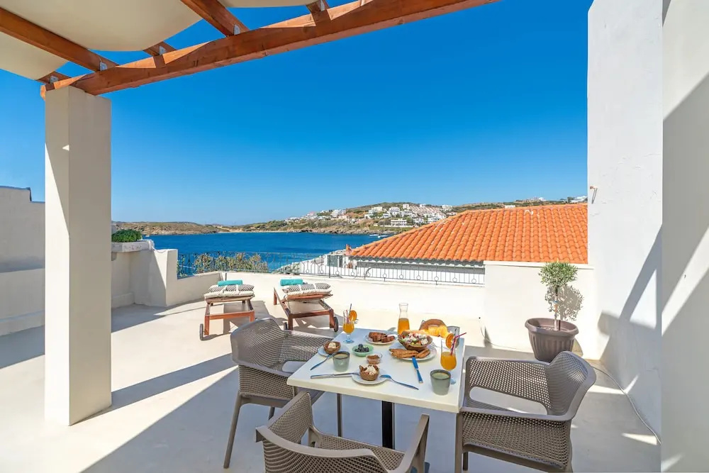 1 Bedroom Apartment with balcony and with sea view