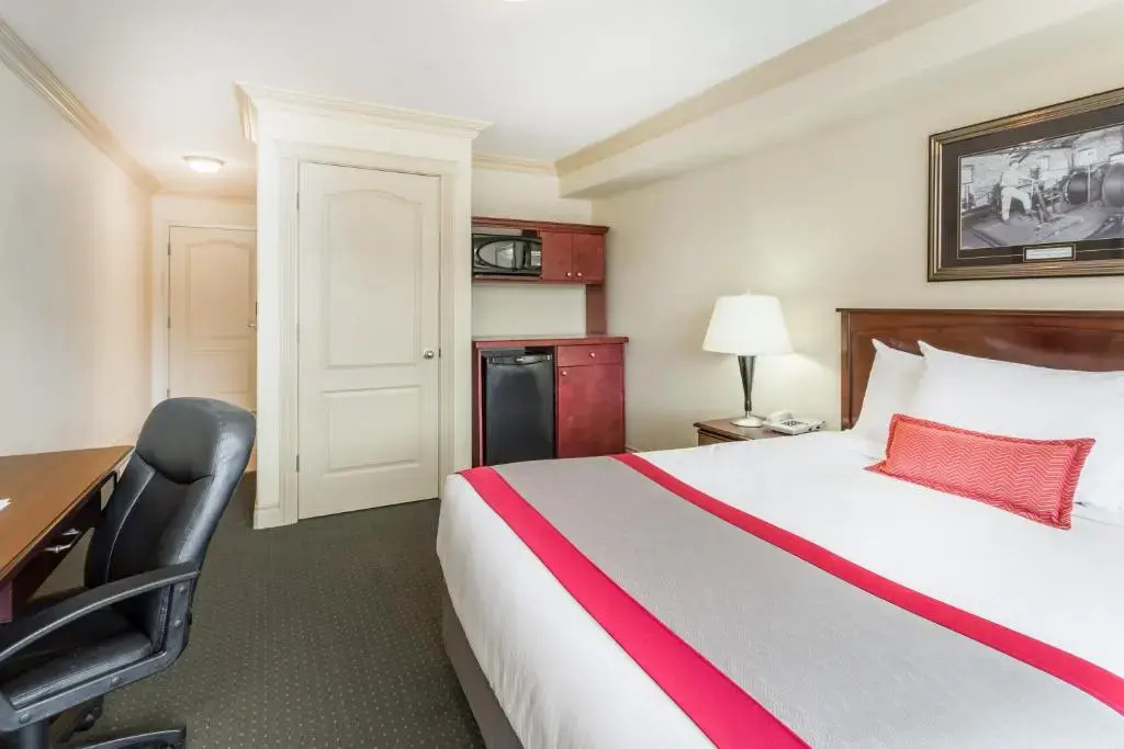Ramada by Wyndham Hinton - Chambres