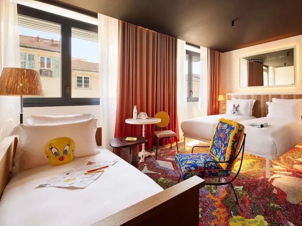 Standard Triple room