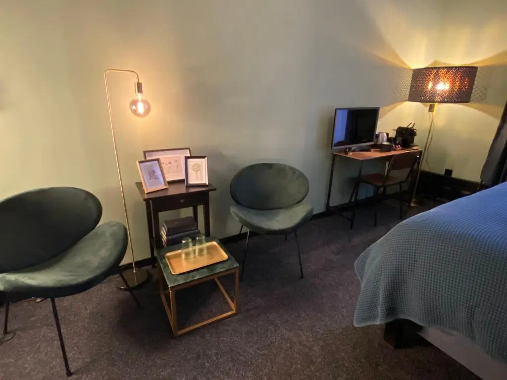 Deluxe Double room (full double bed)