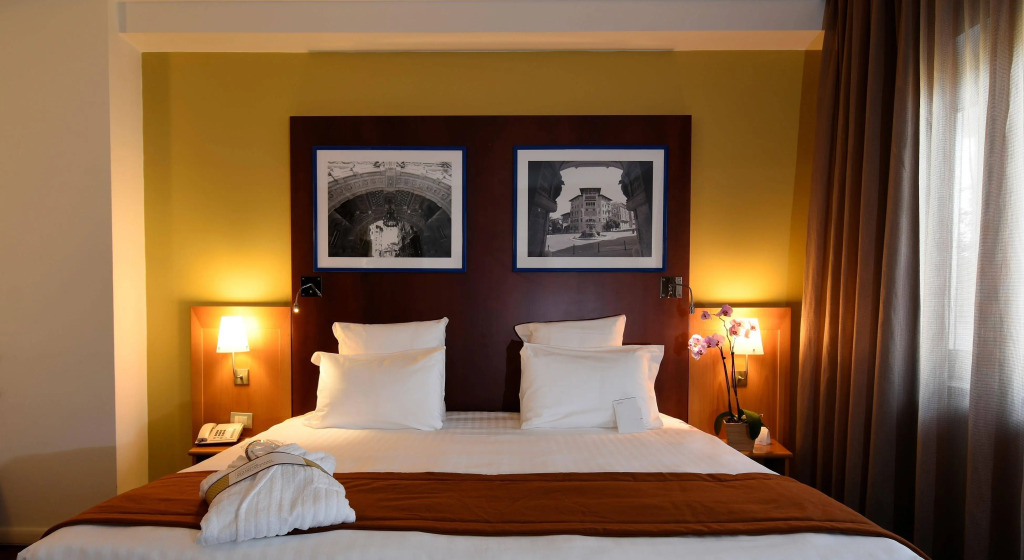 Mercure Roma Corso Trieste by null