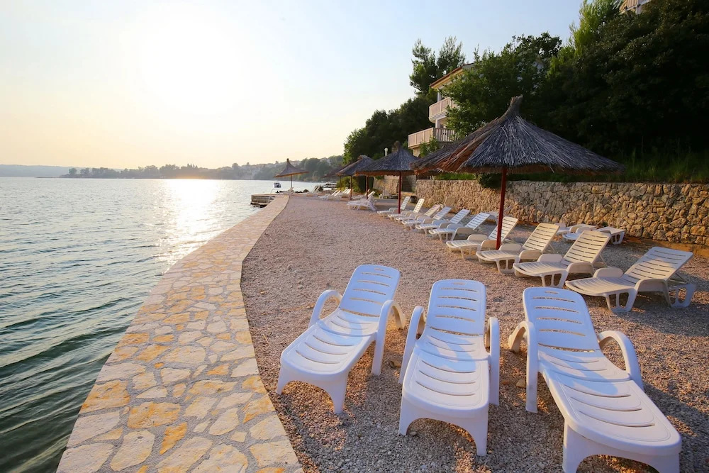 Beach & Waterfront