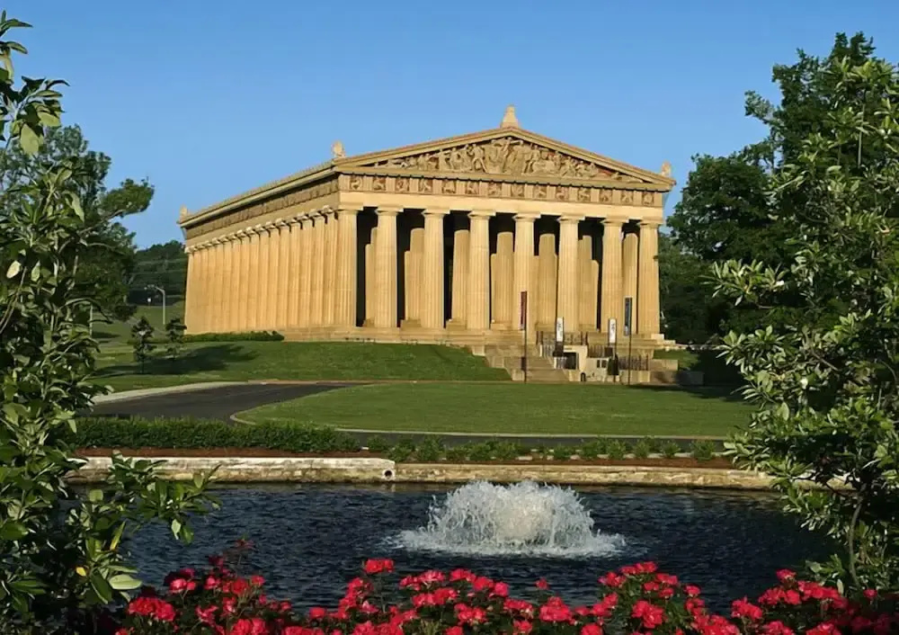 Stylish Nashville Getaway With Free Parking