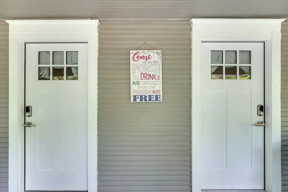 Hot Springs Home w/ Yard, Walk to Bathhouse Row!