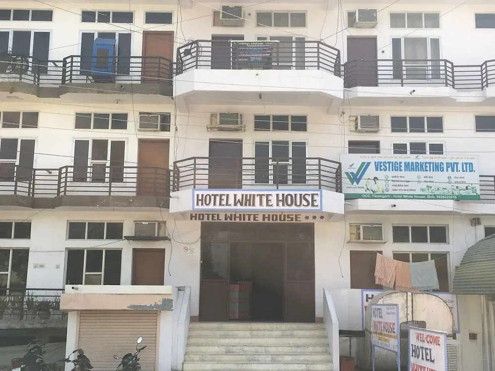 Hotel White House