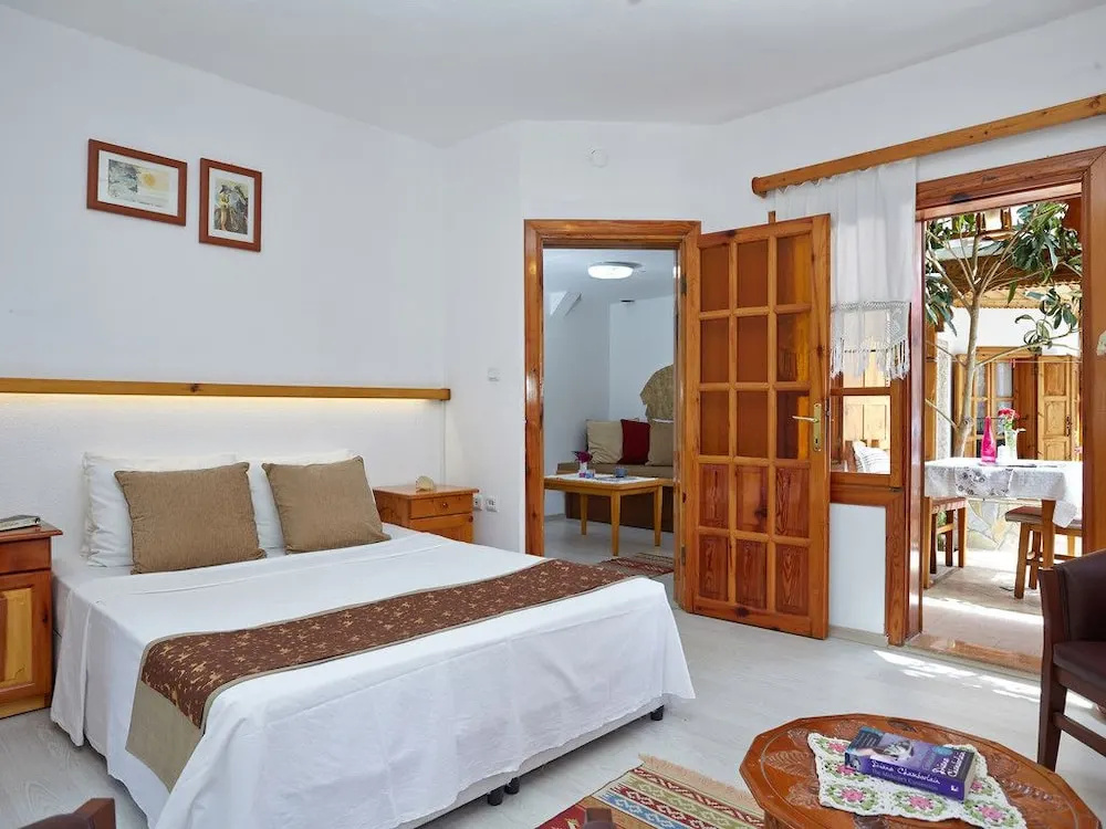 2 Bedrooms Basement Apartment with balcony