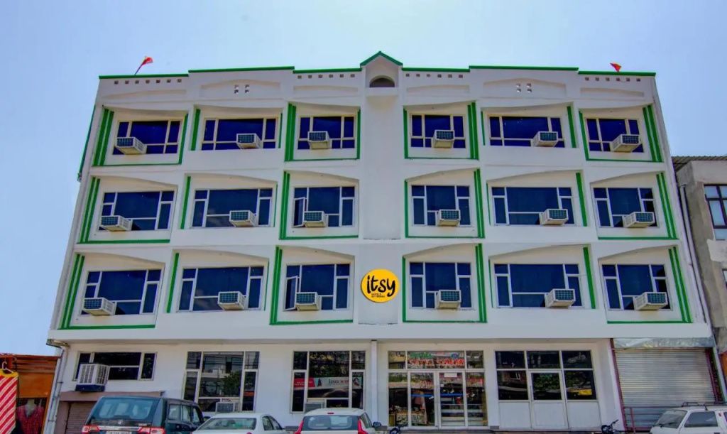 Itsy Hotels Satya Shree