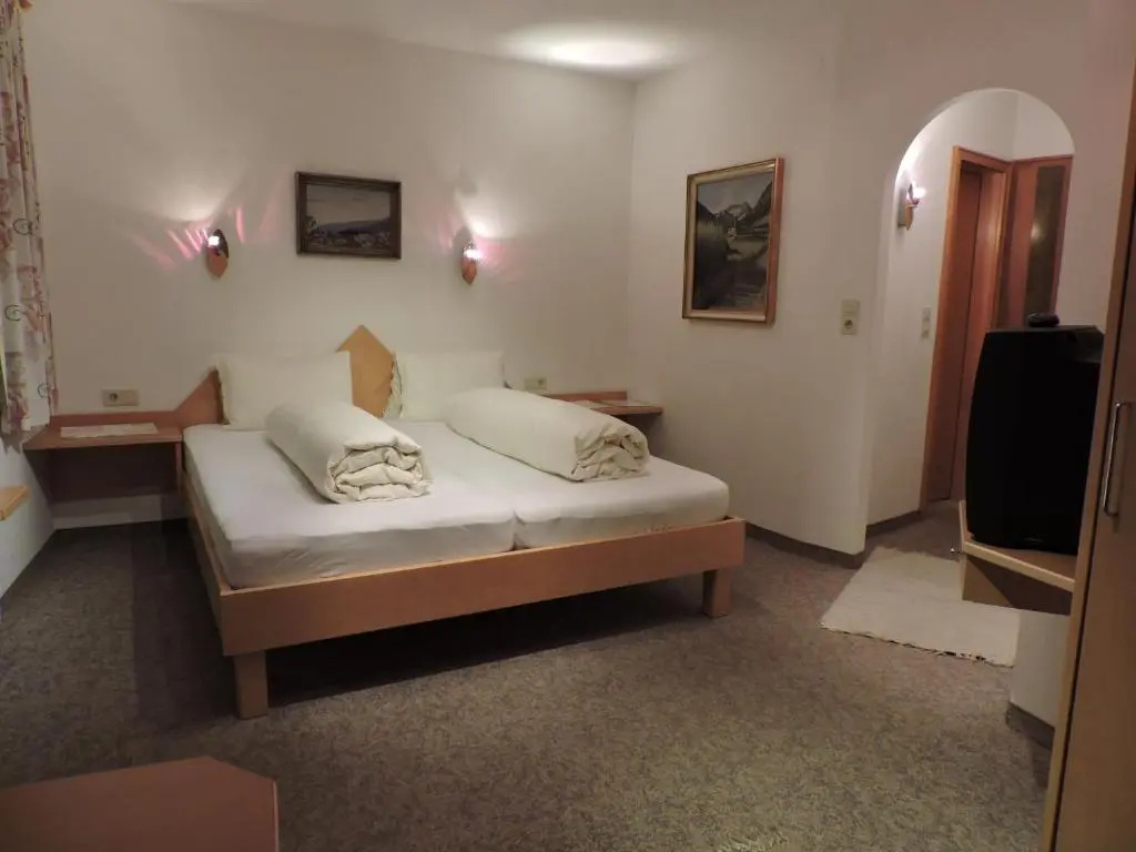 Standard Double room (full double bed)