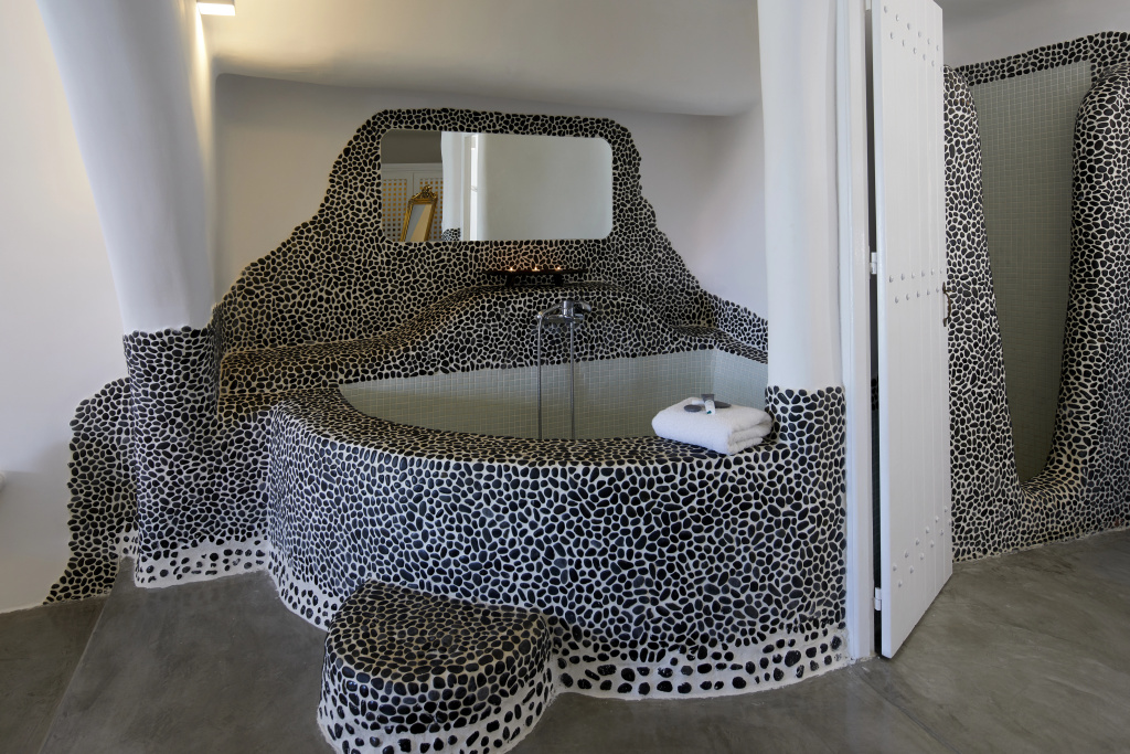 Suites of the Gods Cave Spa
