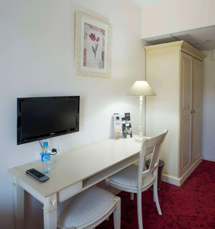 Brit Hotel Du Perche - Chambres