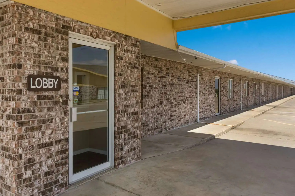 Motel 6 Concordia, MO